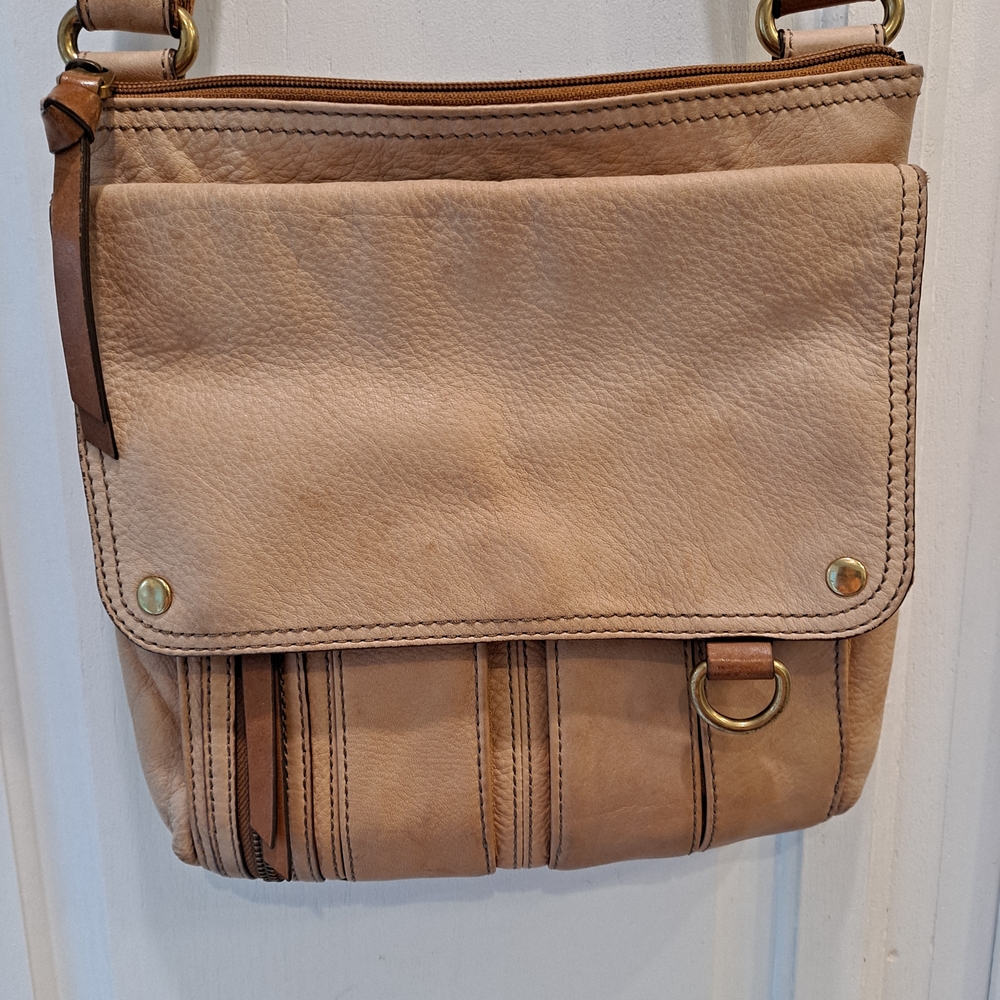 Fossil Morgan Traveler Vintage Tan Pebbled Leather Crossbody Bag